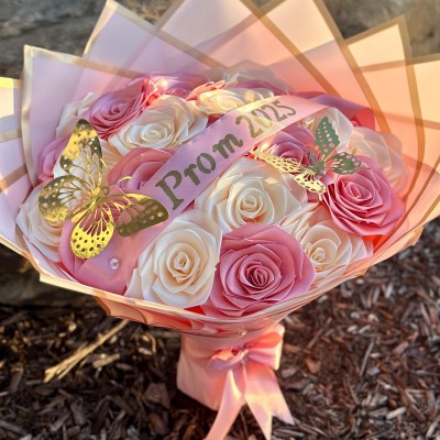 Rose Bouquet with Ribbon Text The Perfect Valentine’s Day Keepsake Gift for Your Lover